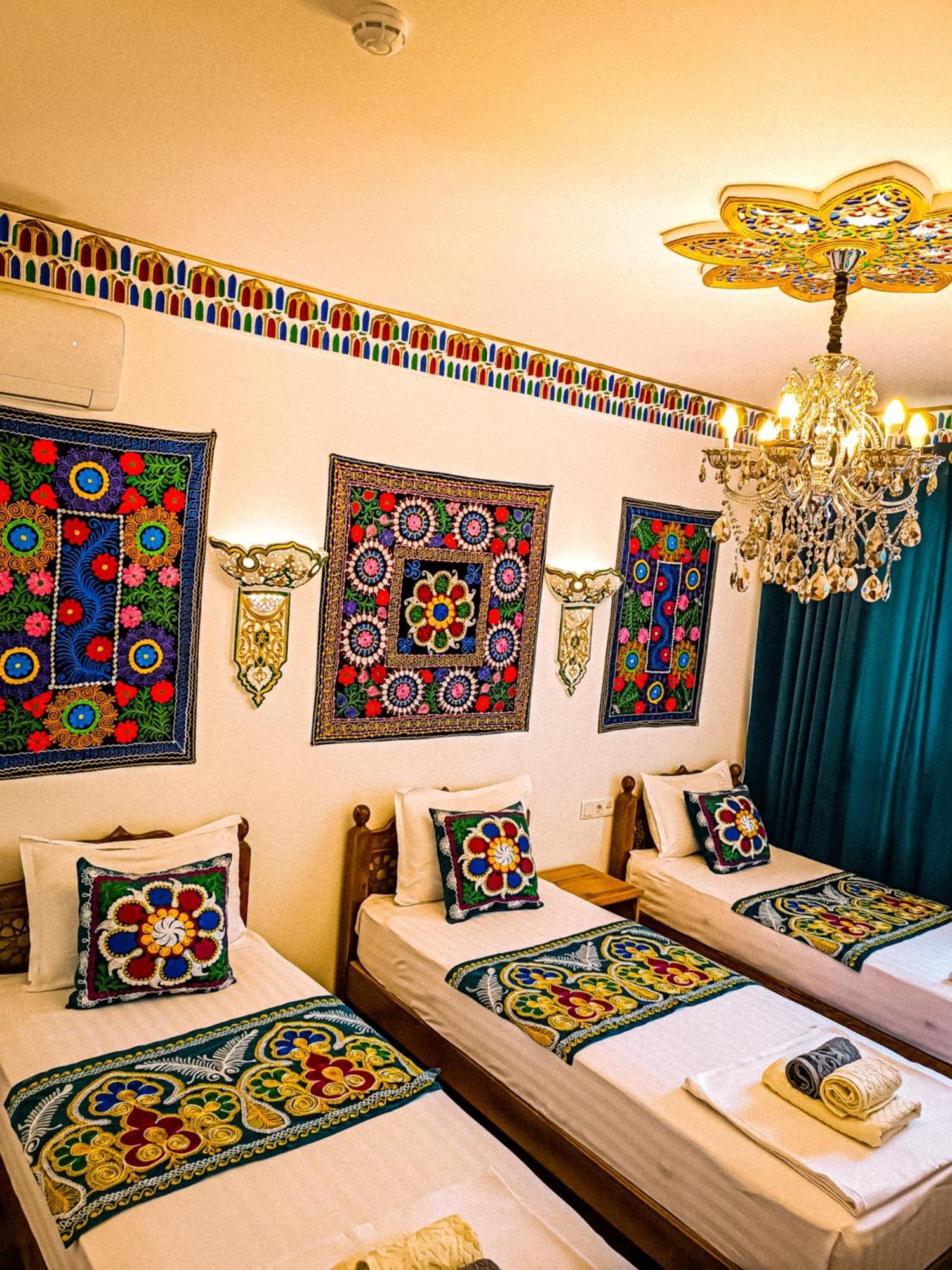 Meros Hotel Bukhara Bagian luar foto