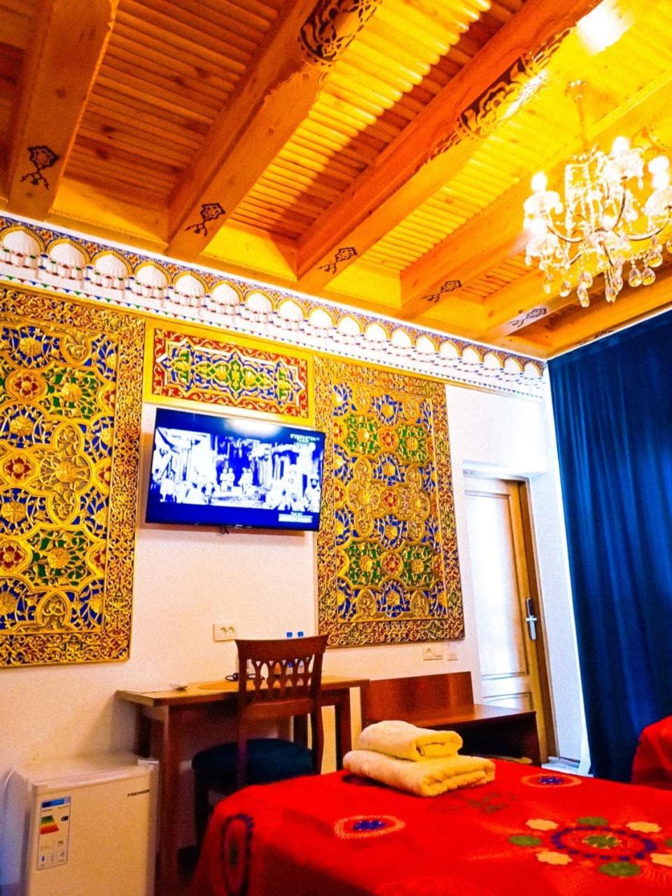 Meros Hotel Bukhara Bagian luar foto