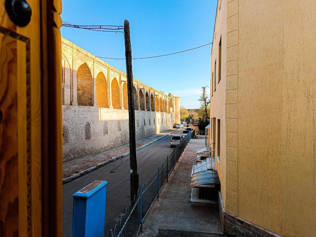 Meros Hotel Bukhara Bagian luar foto