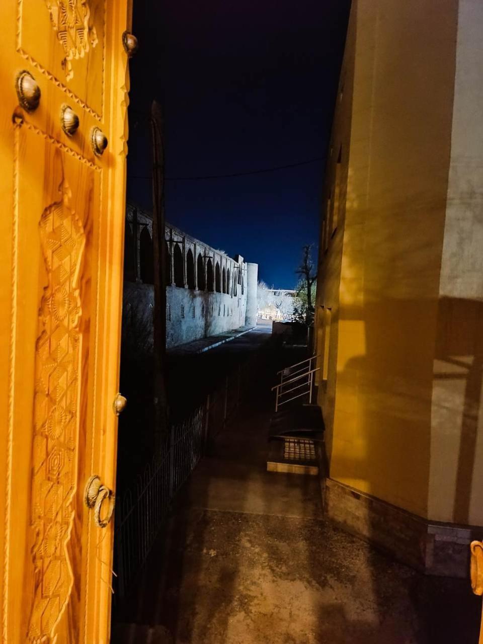 Meros Hotel Bukhara Bagian luar foto