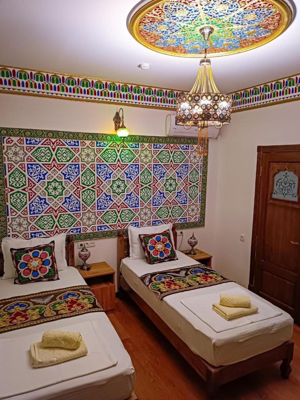 Meros Hotel Bukhara Bagian luar foto