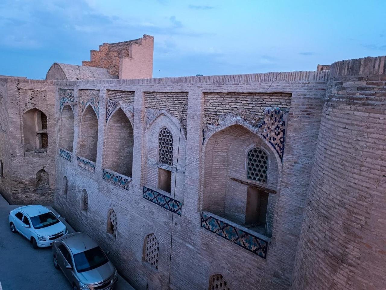 Meros Hotel Bukhara Bagian luar foto