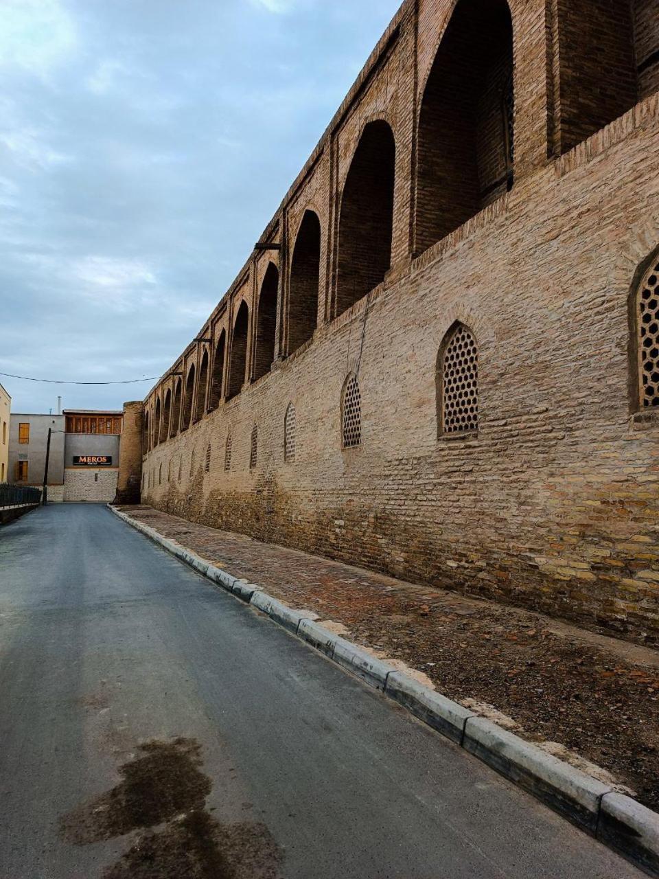 Meros Hotel Bukhara Bagian luar foto